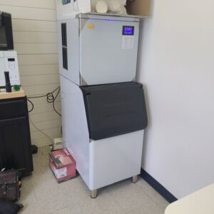 KXXN 25 NEWS VEVOR ICE MACHINE FEELING POORLY. LOTS OF CALCIUM BUILDUP TO CLEAN AND THE WATER SUPPLY VALCE IS LEAKING BY