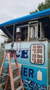 This here ice kiosk has slackened up on production. Found a leak on the owner installed fan control. Fixed leak and recharged...