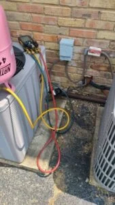 This old complex has had too many fliers come and go for ac service. Wrong condensers on small linesets equal trouble
